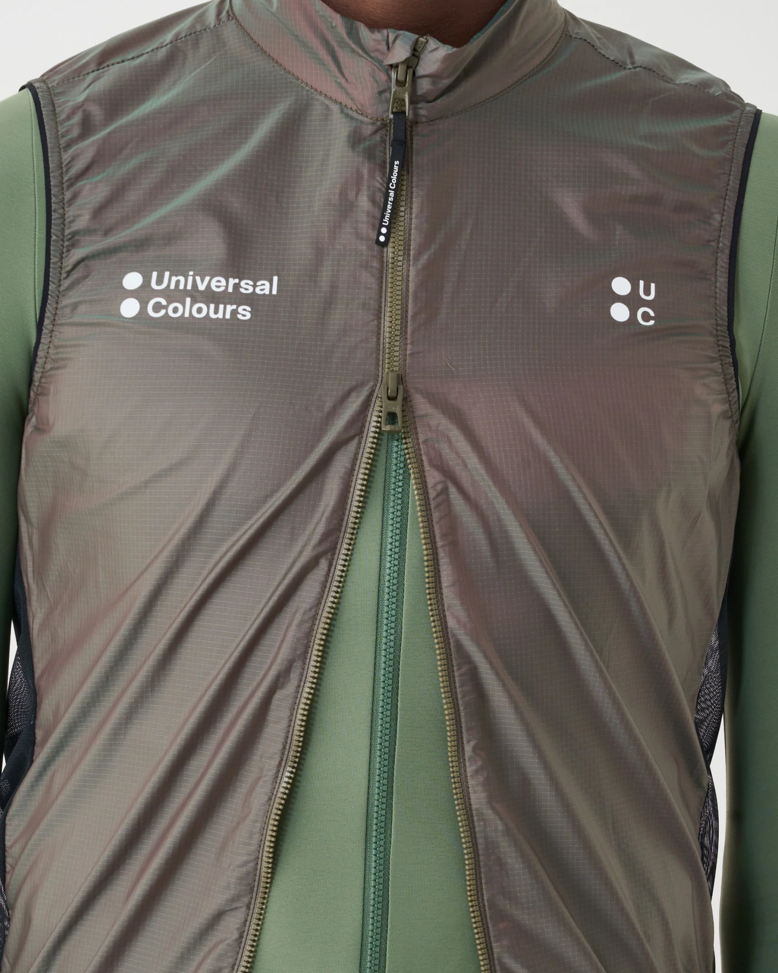 Unisex Spectrum Gilet 2.0 - Iridescent Green/Red - Image 7